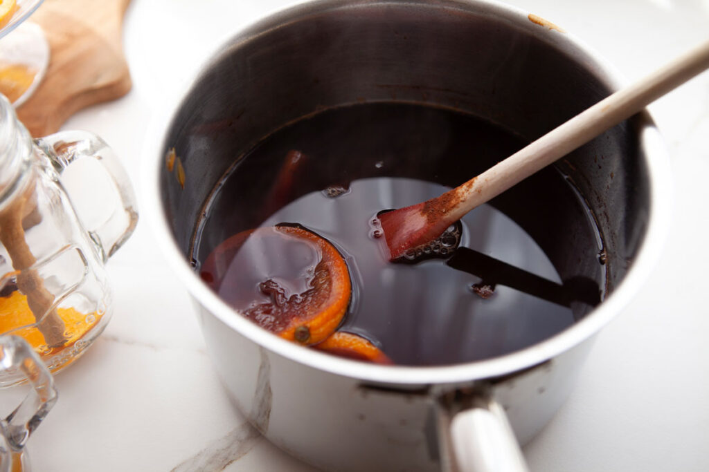 Non-Alcoholic Mulled Wine with Protein in the pot