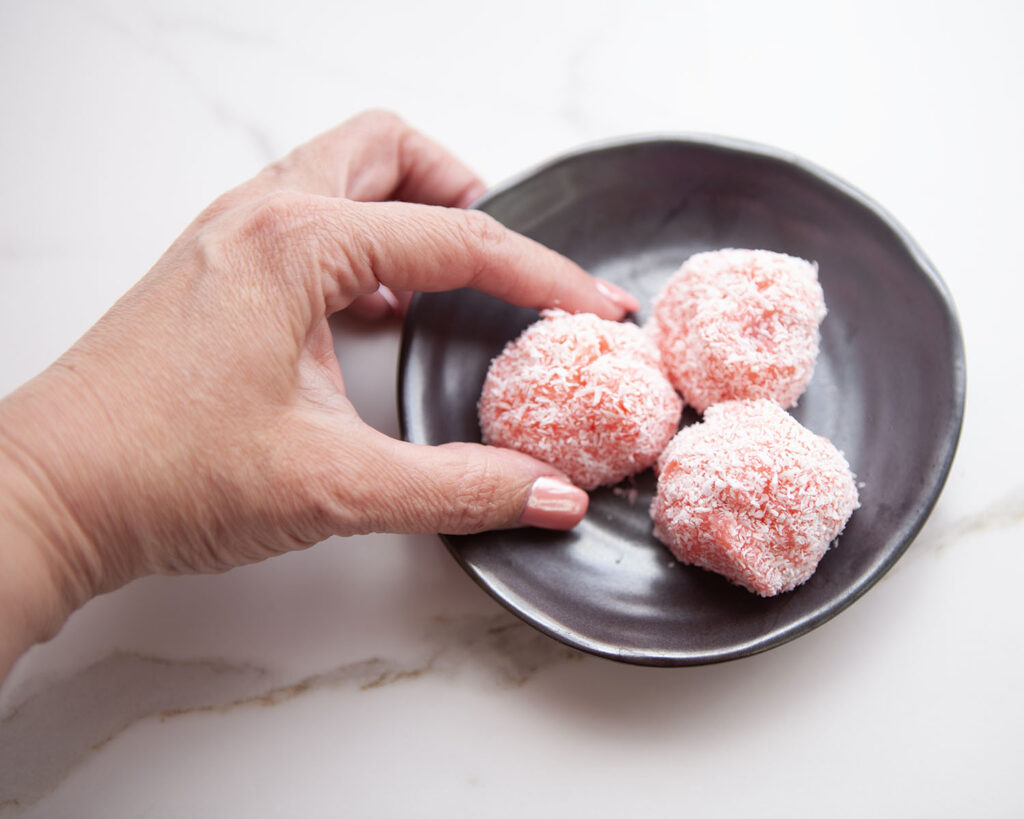 Dig In Funday Cheesecake Protein Balls