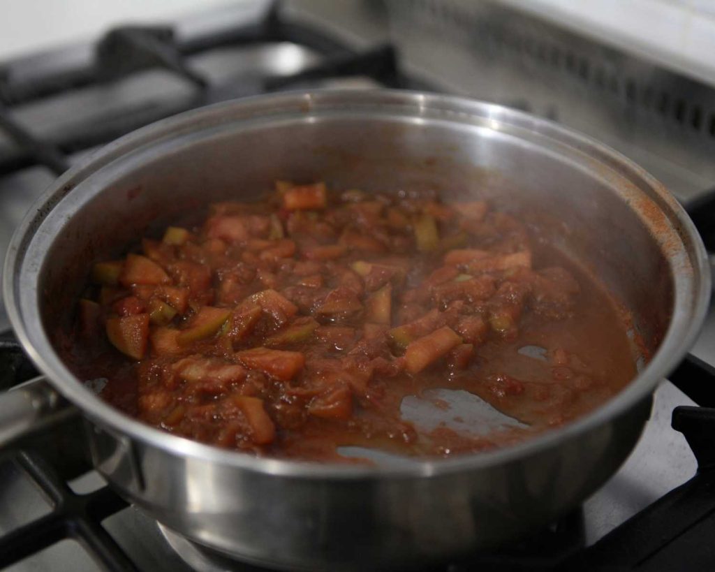 Simmering fruit