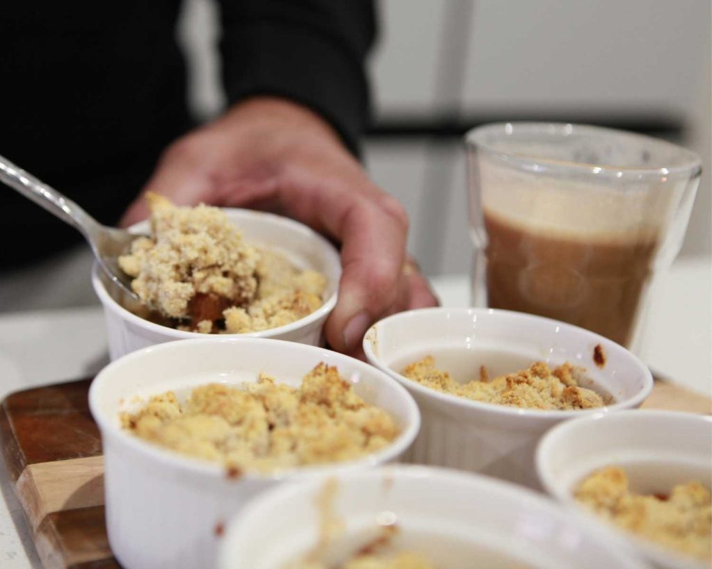 Mini Rhubard & Apple Crumbles