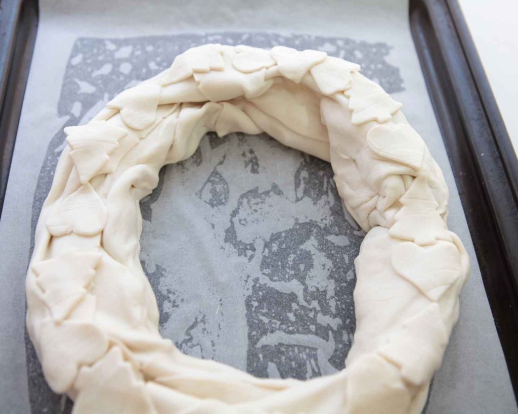 Garland with added shapes