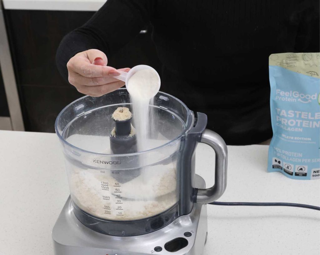 Adding flour to a food processor for the pastry
